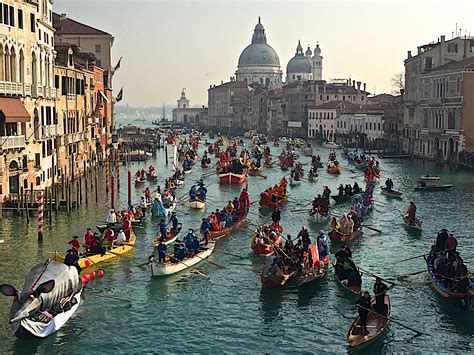 Carnevale di Venezia – masks, costumes, boats and fritelle : Olive Oil and Lemons | Dina Honke