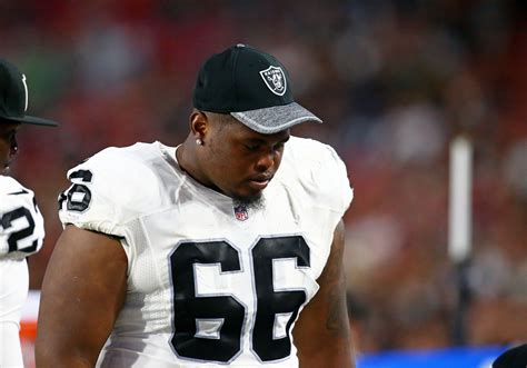 Oakland Raiders guard Gabe Jackson agrees to extension