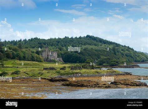 Dunvegan Castle, Isle of Skye, Scotland, UK Stock Photo - Alamy