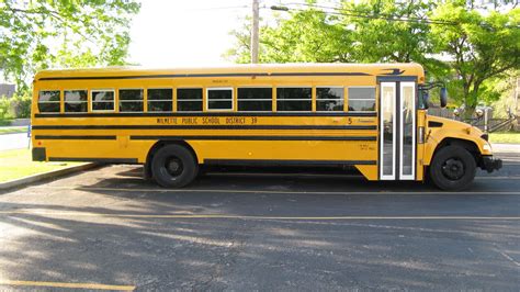 Side view of an off duty Bluebird school bus. Glenview Ill… | Flickr