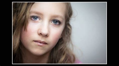 Shallow DOF portraits tutorial using continuous lighting | Photography lighting setup, Portrait ...