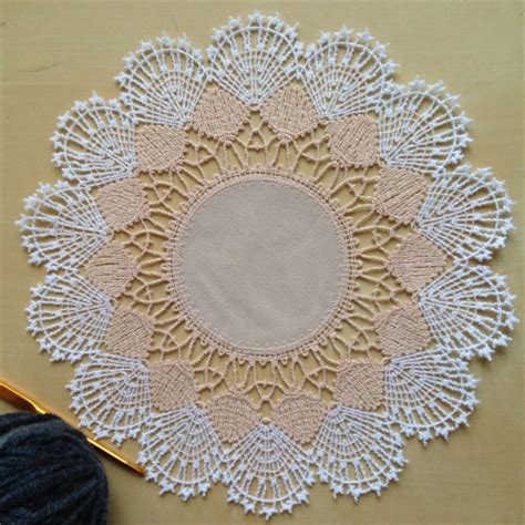 Advanced Embroidery Designs - 2-Color Freestanding Bobbin Lace Round Doily with Fabric Insert