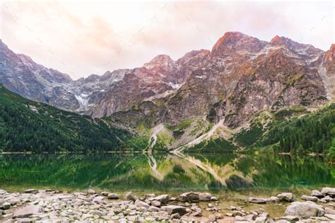 Mountain landscape with view of wonderful sunrise of Morskie Oko (Sea ...