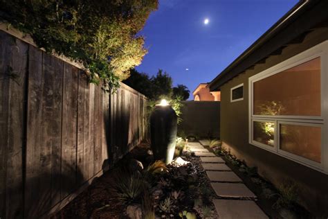 lighting a mid-century modern landscape design | mid-century modern remodel