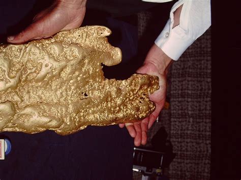 Largest Gold Nugget Found With a Metal Detector: The Hand of Faith