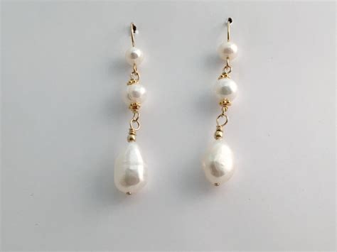 14k gold filled wire and Freshwater Pearl dangle earrings- 2 inches lo – Jewelia Designs