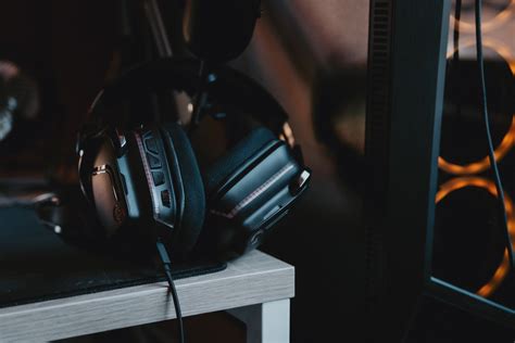 Logitech Gaming Headsets Detail Review with Pros and Cons