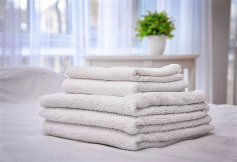 Towel Sizes for 7 Different Towel Types (with Size Chart) - Homenish