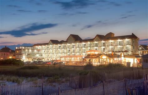 Cape May Hotel At Dusk - Montreal Beach Resort