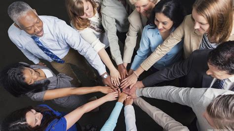 How a daily huddle can reinforce your company's culture - The Business Journals