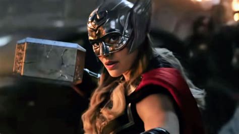 Natalie Portman Reveals What Her Favorite Part Of Thor: Love and Thunder Is | GIANT FREAKIN ROBOT