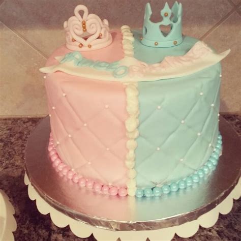 Gender Reveal Boy or Girl ~ Tiara or Crown Cake Www.facebook.com/dejasfancycakes | Baby shower ...