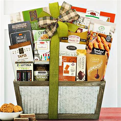 Connoisseur Gift Basket, Gourmet Food & Treats