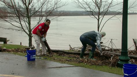 Volunteers needed to clean up Aurora after flooding | WKRC