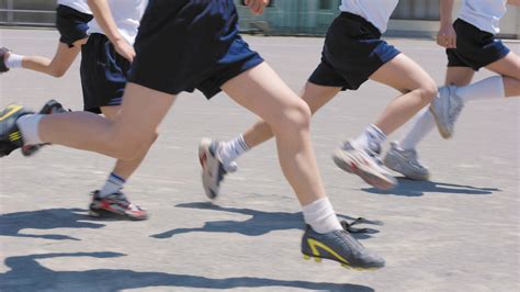 School makes kids run a mile every day and they reap the benefits