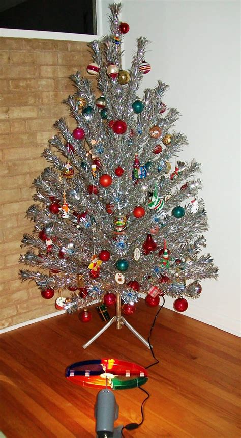 20+ Aluminum Christmas Tree With Color Wheel - HOMYHOMEE