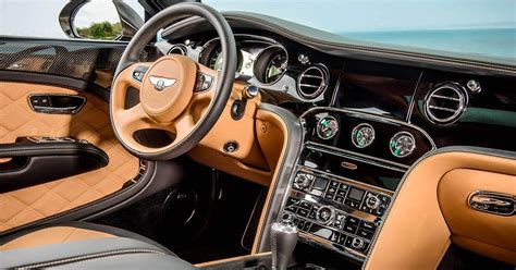 Interior Bentley Mulsanne | Carnovo