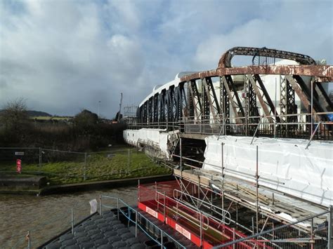 Swing bridge - Sutton Weaver © Chris Allen :: Geograph Britain and Ireland