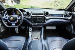 2017 Ferrari GTC4Lusso interior view 02 - Motor Trend en Español