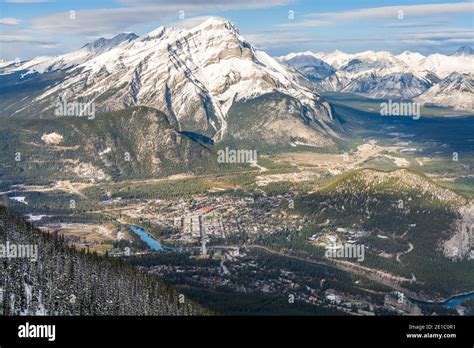 Overlook view Town of Banff, Cascade Mountain and surrounding snow ...