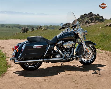 HARLEY-DAVIDSON Road King (2012-2013) Specs, Performance & Photos ...