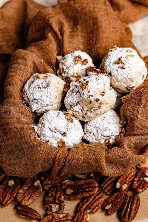 Pecan Snowball Cookies Recipe - The Foreign Fork