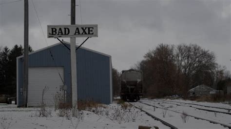 ‘Bad Axe’ Review: A Pandemic Family Portrait - The New York Times