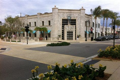 Worth Avenue is one of the best places to shop in Palm Beach / West ...