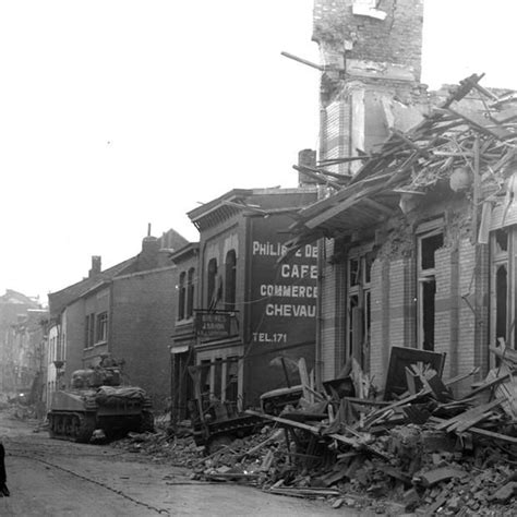 Siège de Bastogne en 1944 Alley, Road, Structures, War