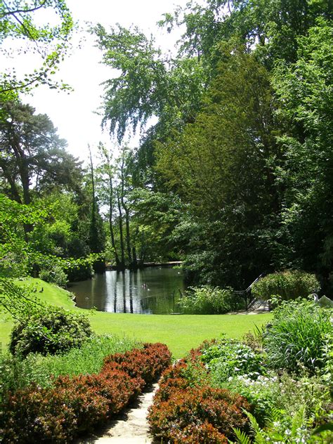 Pashley Manor Gardens