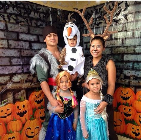 Frozen family ! #halloween #family costumes #frozen | Family halloween ...