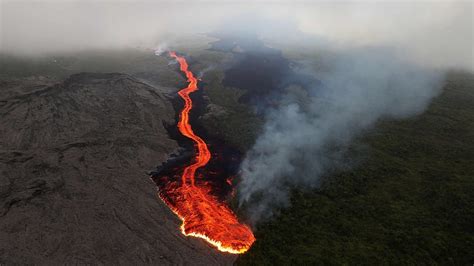 Volcano erupts for fifth time this year in France's Reunion island - CGTN