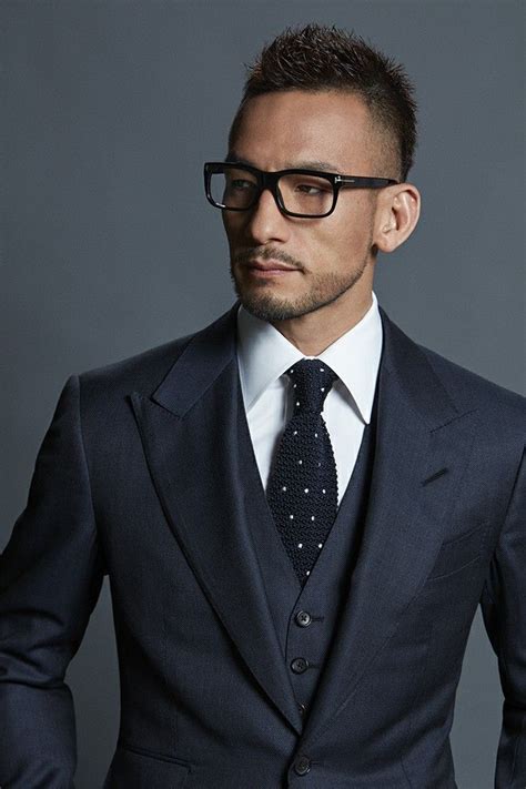 Hidetoshi Nakata | Asian men hairstyle, Business fashion, Mens casual outfits