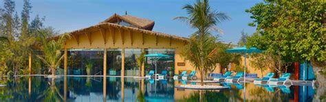 Best Resort to Stay in Dubai | Anantara World Islands Dubai