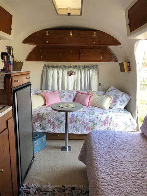 1961 Airstream Globetrotter | Vintage camper interior, Camper interior, Home decor