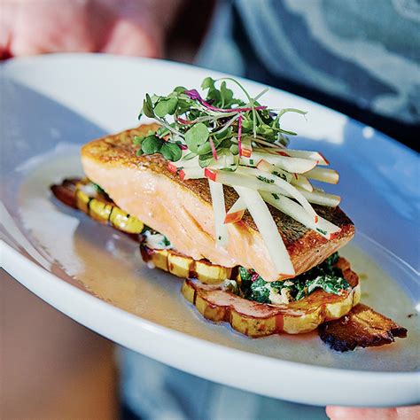 Restaurant Review: The Banks Fish House Might Need a Stronger Hook