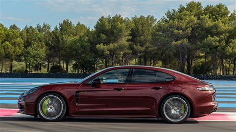 Panamera Hybrid Track Days - The new Panamera hybrid models