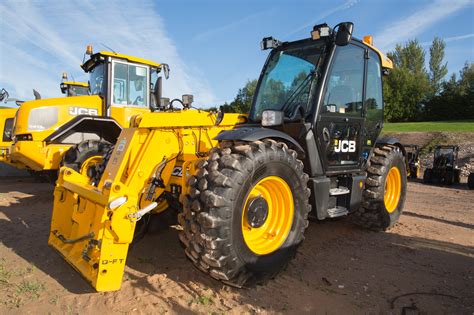 Pics and prices: Big JCB auction awash with tractors, shovels and ...