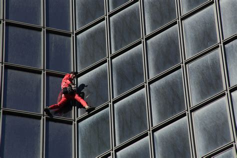 'French Spiderman' climbs Paris skyscraper to mark turning 60 | Inquirer Sports