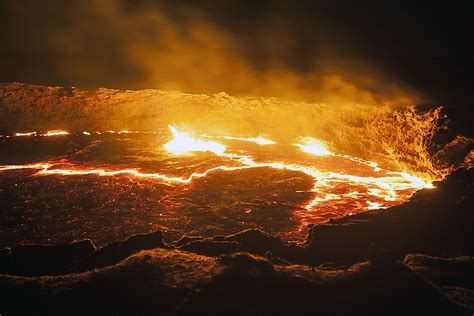 What Is A Lava Lake? - WorldAtlas.com