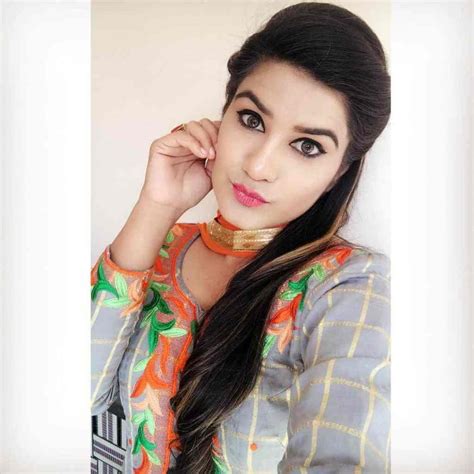 Kaur B Biography, wiki, Songs, Age, HomeTown, personal Details, pics