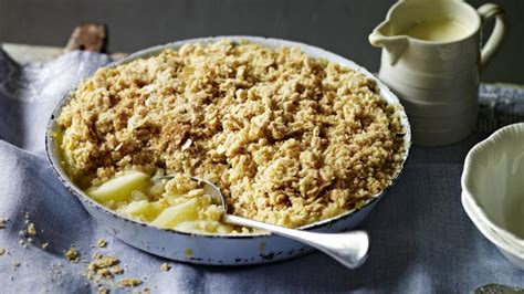 Nigel Slater's apple crumble recipe - BBC Food