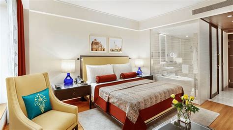 5 Star Deluxe Rooms in Delhi | The Oberoi, New Delhi