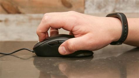 Your gaming mouse could be holding you back. Find a better one based on grip type - CNET