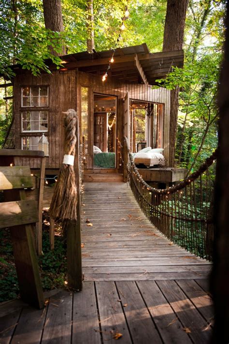 This Charming And Magical Treehouse Is A Pretty Legendary Airbnb - Airows