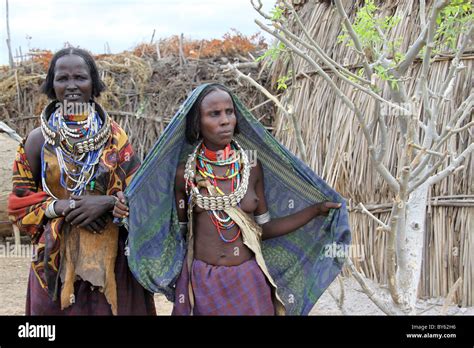 Africa, Ethiopia, Omo valley, a family of the Arbore tribe women Stock ...