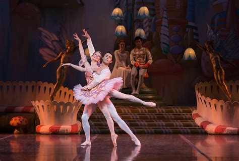 The Colorado Ballet Presents - The Nutcracker 2016 | Building Our Story