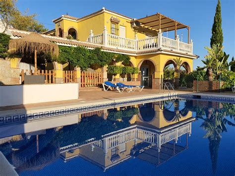 Private luxury Spanish family friendly villa with large private ...