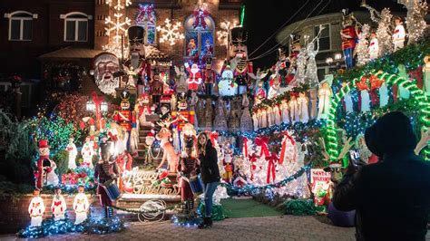 Dyker Heights Christmas Lights 2023: Tours & Tips For Brooklyn Christmas Display