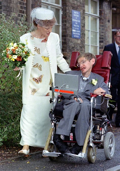 Looking Back at Stephen Hawking's Wedding Photos - News18